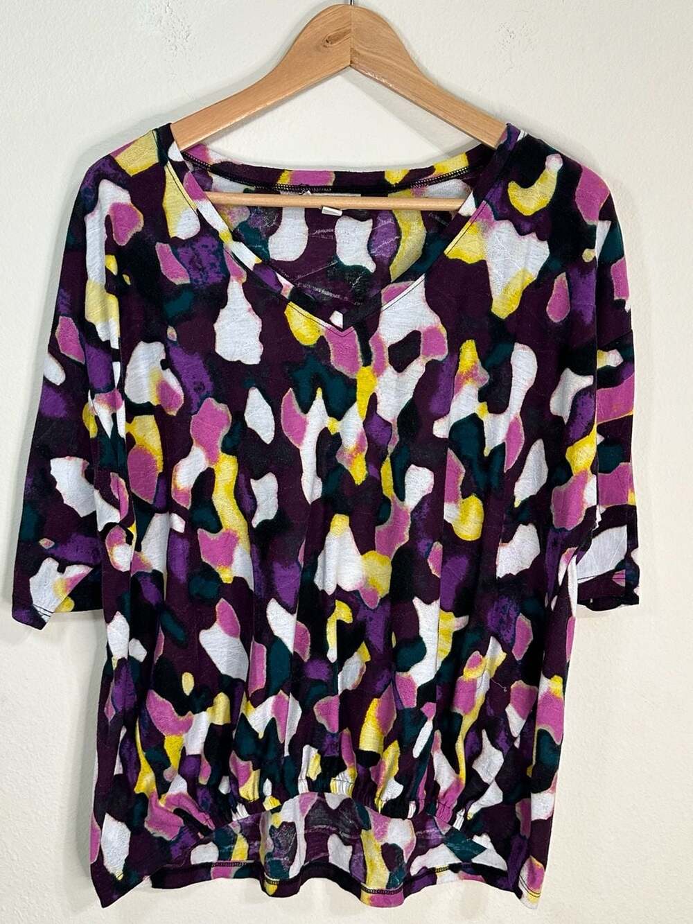 Dana Buchman Abstract Print V-Neck Bubble Hem Top, Size L
